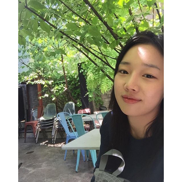 길거리에서 쉽게 볼 수 있는 훈녀같은 외모를 가진 여자배우.jpg | 인스티즈