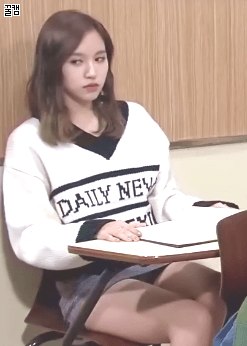 SNL 트와이스 미나 미니스커트 각선미.gif | 인스티즈