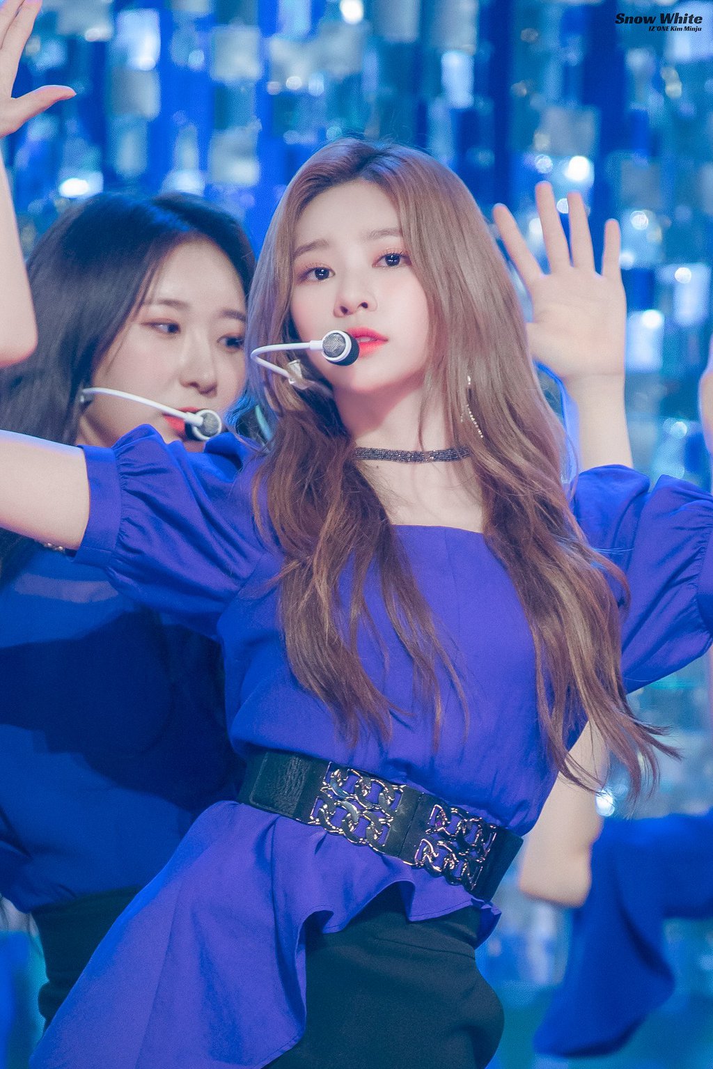 아이즈원 김민주 인사받는 남자아이돌 반응....gif | 인스티즈