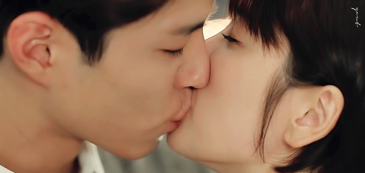 최근 송혜교 &amp; 박보검이 찍은 4번의 키스씬 수위 ㄷㄷㄷ.gif | 인스티즈