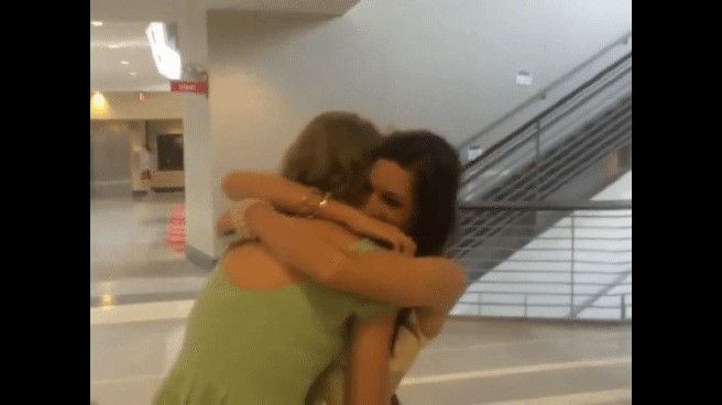 테일러 스위프트의 팬 결혼식 뒷풀이 찾아가는 브이로그 캡쳐 | 인스티즈