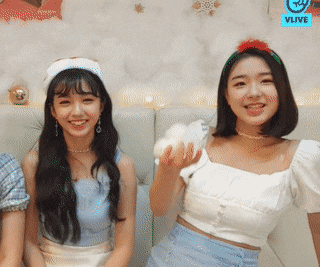 걸그룹 버스터즈 크리스마스 기념 V앱.gif | 인스티즈