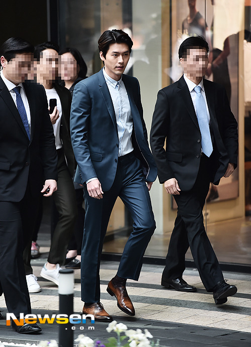 [현빈] 독특한 스타일을 많이 시도하는 현빈과 스타일리스트.jpg | 인스티즈