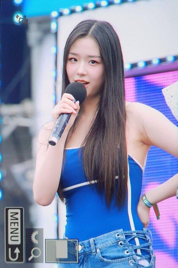 보니하니 트리플S 김채연 워터밤.gif | 인스티즈