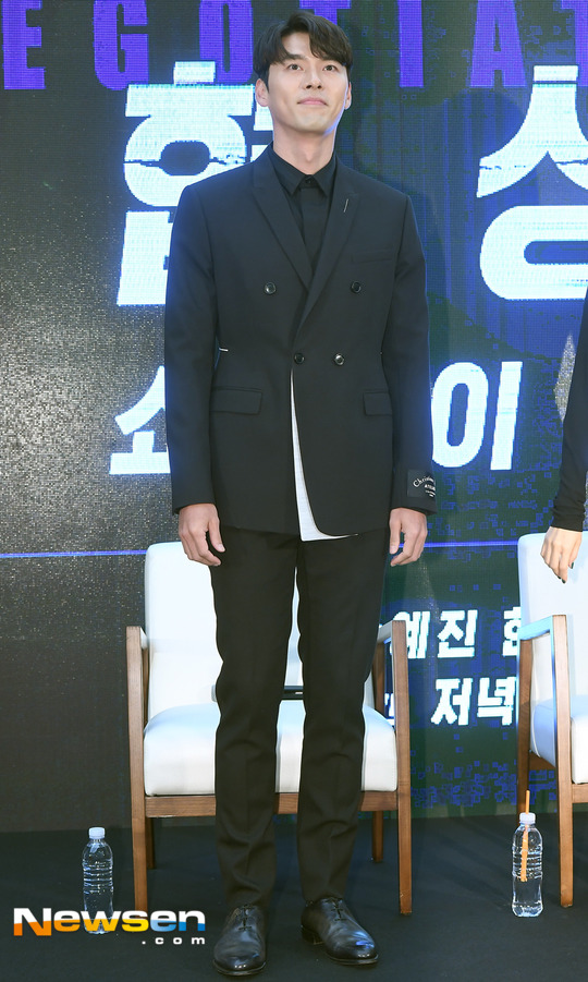 [현빈] 독특한 스타일을 많이 시도하는 현빈과 스타일리스트.jpg | 인스티즈