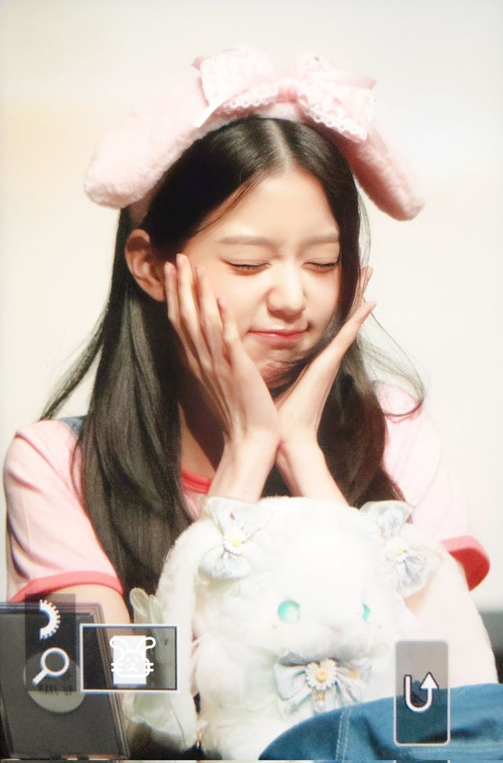 오늘자 아이브 장원영 어린이날 팬싸템 | 인스티즈