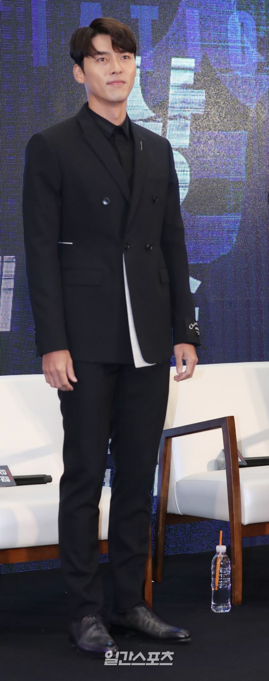 [현빈] 독특한 스타일을 많이 시도하는 현빈과 스타일리스트.jpg | 인스티즈