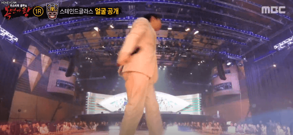 대도 복면 벗고 나오는거 너무 웃겨서 움짤 쪘음 | 인스티즈