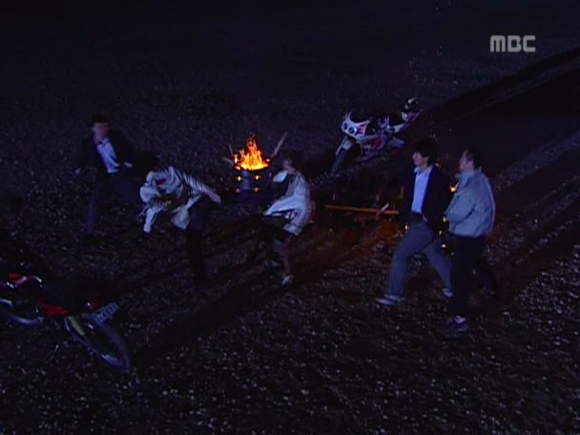 [거침없이하이킥] 윤호-민호 운명의 호떡집 앞 갈림길.jpg | 인스티즈