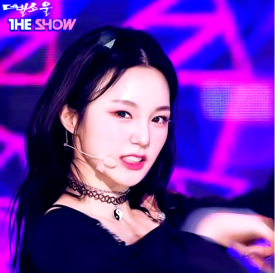 그렇게 귀하다는 비주얼 + 메인보컬 꽉찬 육각형 여자 아이돌 .gif | 인스티즈