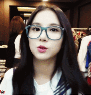 안경 쓴 여자의 매력 | 인스티즈