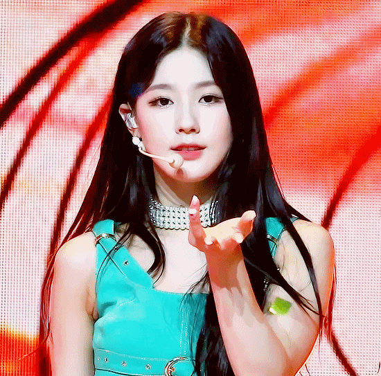 그렇게 귀하다는 비주얼 + 메인보컬 꽉찬 육각형 여자 아이돌 .gif | 인스티즈