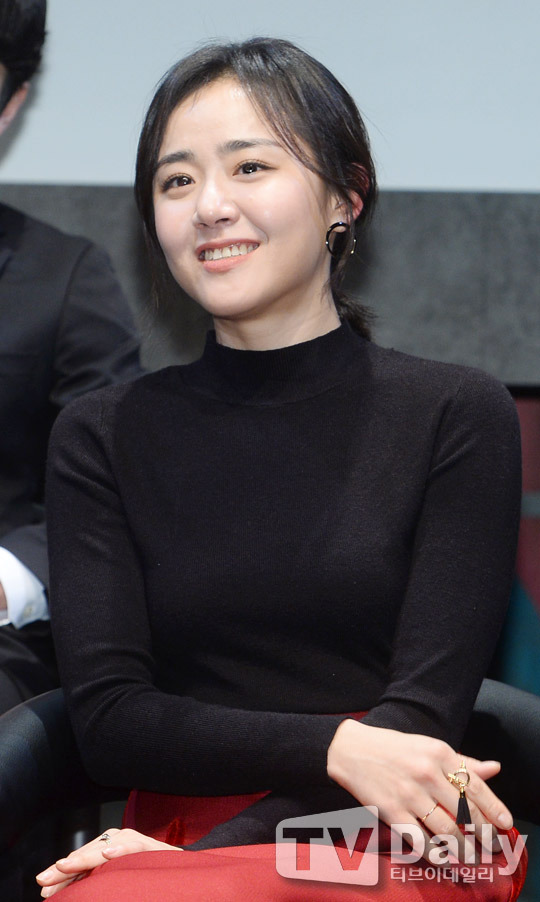 외모가 많이 성숙해진 것 같은 오늘자 문근영.jpg | 인스티즈