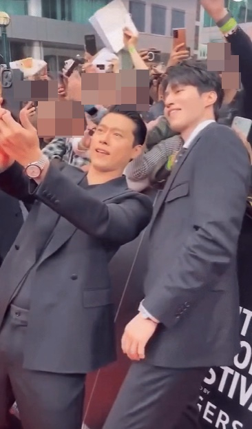 간절함이라고는 없는 현빈 이동욱 셀카 | 인스티즈