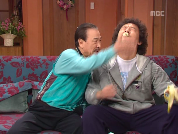 [거침없이하이킥] 윤호-민호 운명의 호떡집 앞 갈림길.jpg | 인스티즈