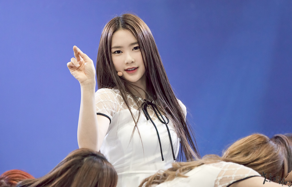 분위기 여신 오마이걸 지호 .JPG | 인스티즈