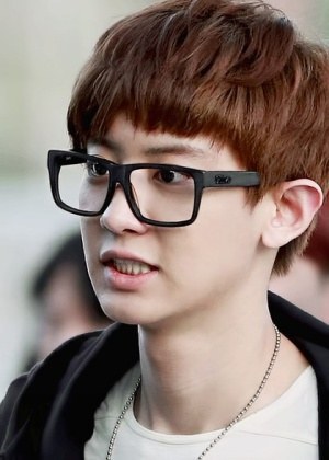 안경 쓴 남자는 잘생겼다 | 인스티즈