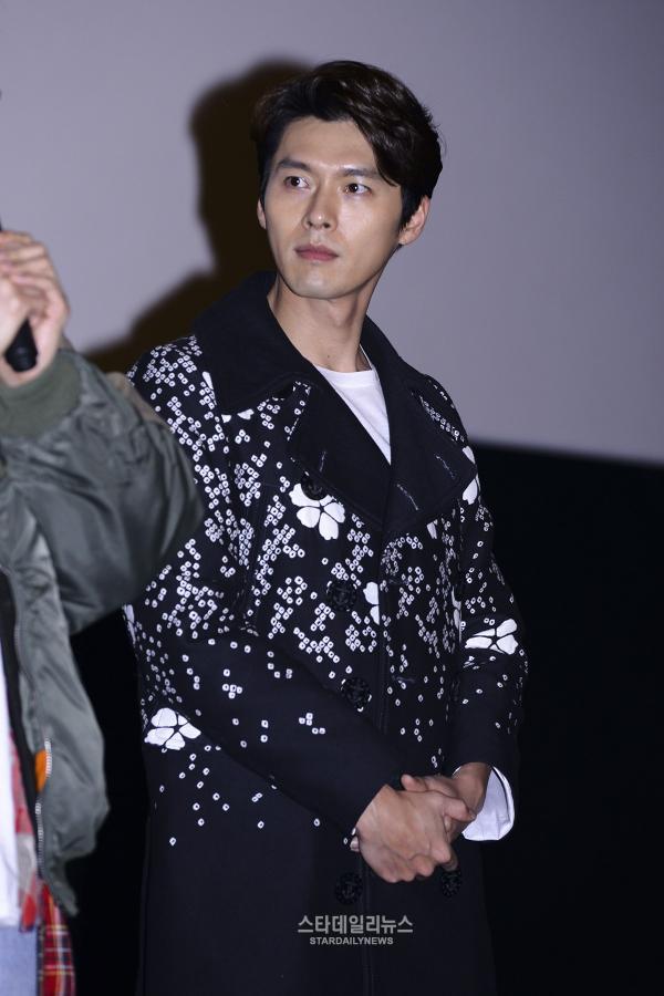 [현빈] 독특한 스타일을 많이 시도하는 현빈과 스타일리스트.jpg | 인스티즈