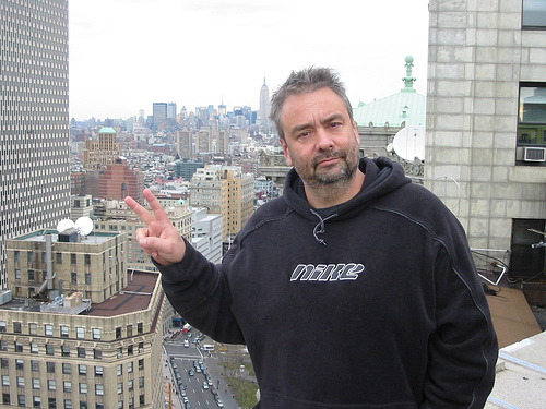 13살짜리 소녀에게 마약을 먹이고 잔혹하게 성폭행한 영화 감독과 선처를 요구한 유명인들(+선처 반대 유명인들) | 인스티즈