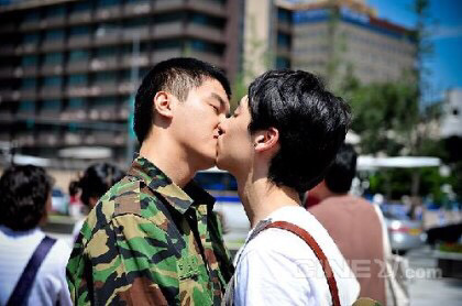[친구사이] 연우진 이제훈 키스신.gif (15) | 인스티즈