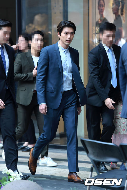 [현빈] 독특한 스타일을 많이 시도하는 현빈과 스타일리스트.jpg | 인스티즈