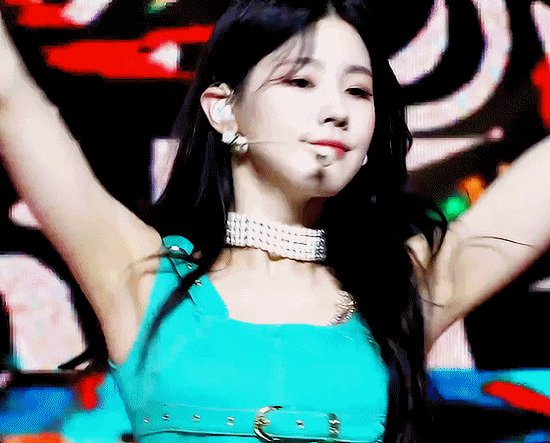 그렇게 귀하다는 비주얼 + 메인보컬 꽉찬 육각형 여자 아이돌 .gif | 인스티즈