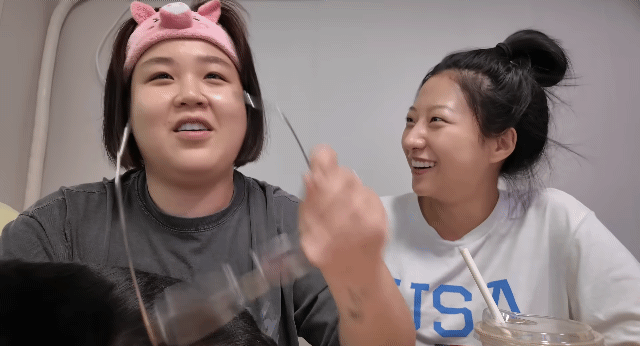 연애남매 최종화 보면서 용우한테 주먹질하는 유튜버 일주어터.jpg | 인스티즈