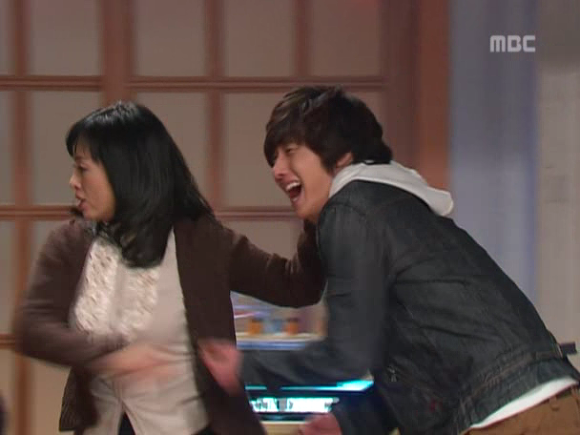 [거침없이하이킥] 윤호-민호 운명의 호떡집 앞 갈림길.jpg | 인스티즈