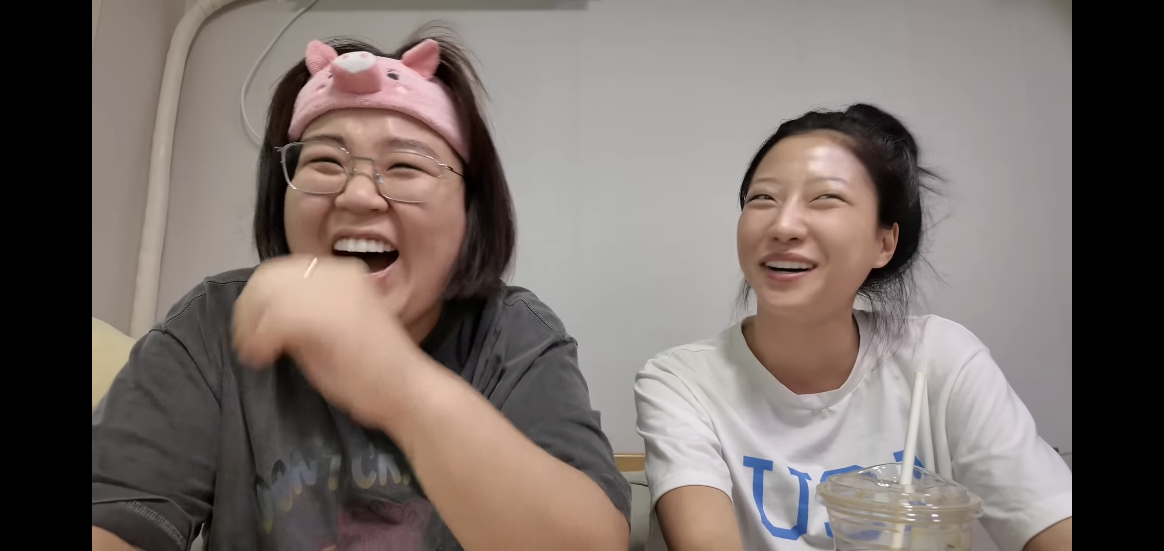 연애남매 최종화 보면서 용우한테 주먹질하는 유튜버 일주어터.jpg | 인스티즈