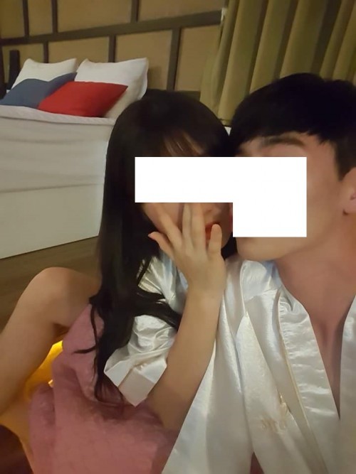 모텔가서 남친이랑 사진찍고 페북에 올린 고딩.jpg | 인스티즈
