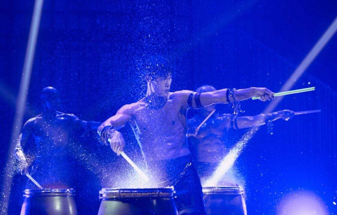 요즘 인기라는 만19세 이상 여성전용 공연 | 인스티즈