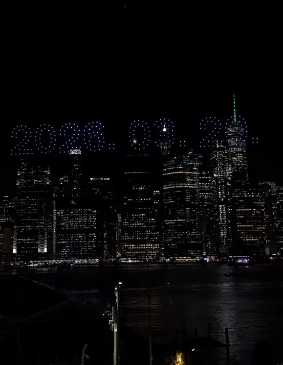 뉴욕 밤하늘 드론쇼 | 인스티즈