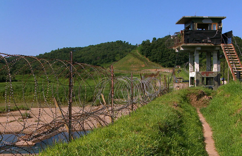 북한은 미국한테 늘 깝치지만 미국이 정말로 빡돌았을 때는 절대 건드리지 않음ㅎ | 인스티즈