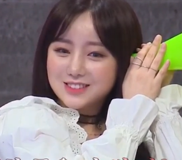 코에 손댄듯한 러블리즈 케이 | 인스티즈