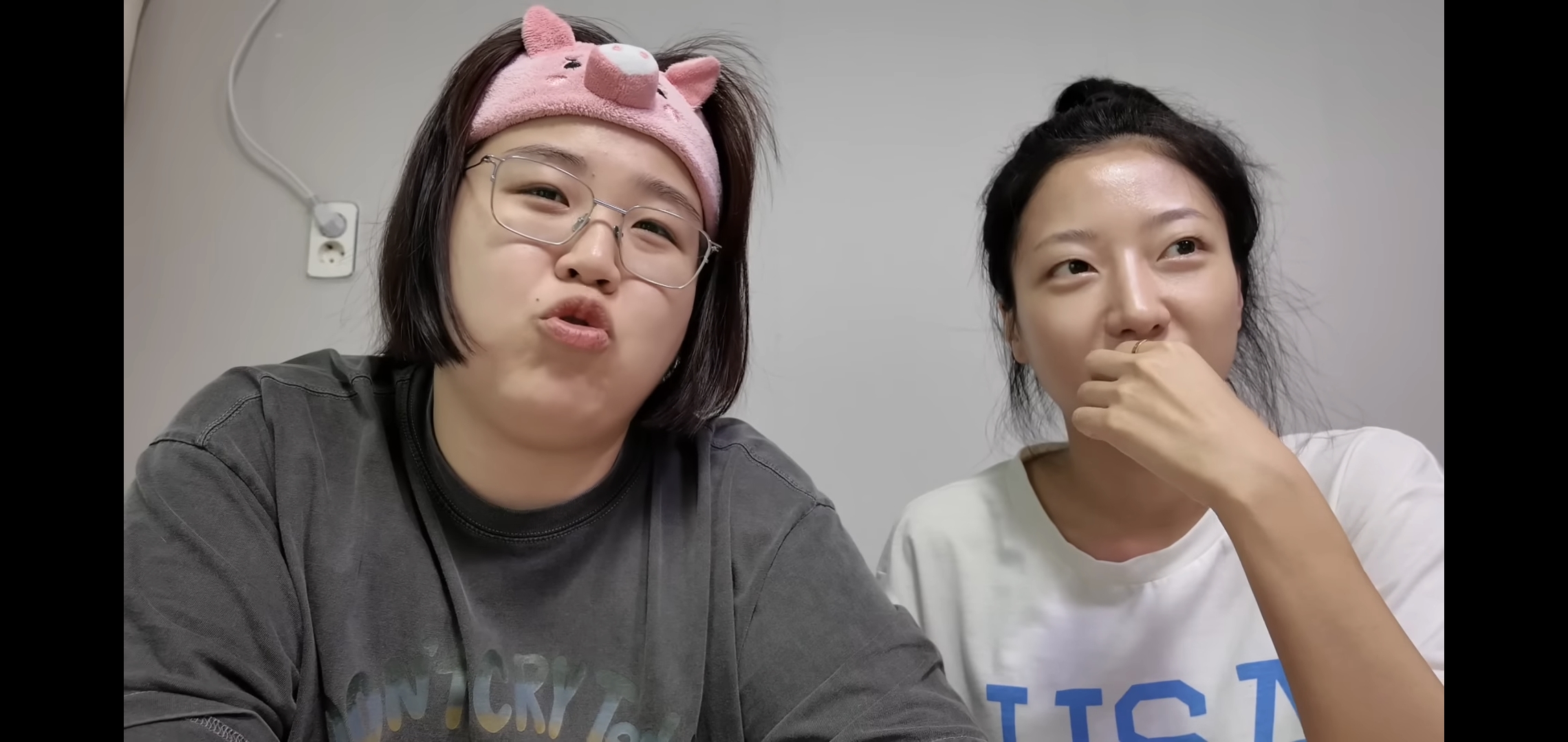 연애남매 최종화 보면서 용우한테 주먹질하는 유튜버 일주어터.jpg | 인스티즈