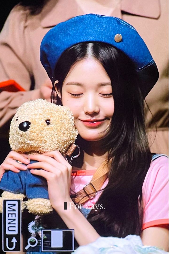 오늘자 아이브 장원영 어린이날 팬싸템 | 인스티즈