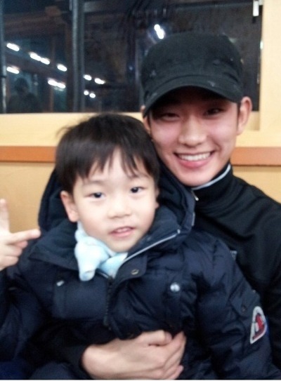 심한 김수현 얼굴 크기 ㄷㄷㄷㄷㄷㄷㄷㄷㄷㄷㄷㄷ | 인스티즈