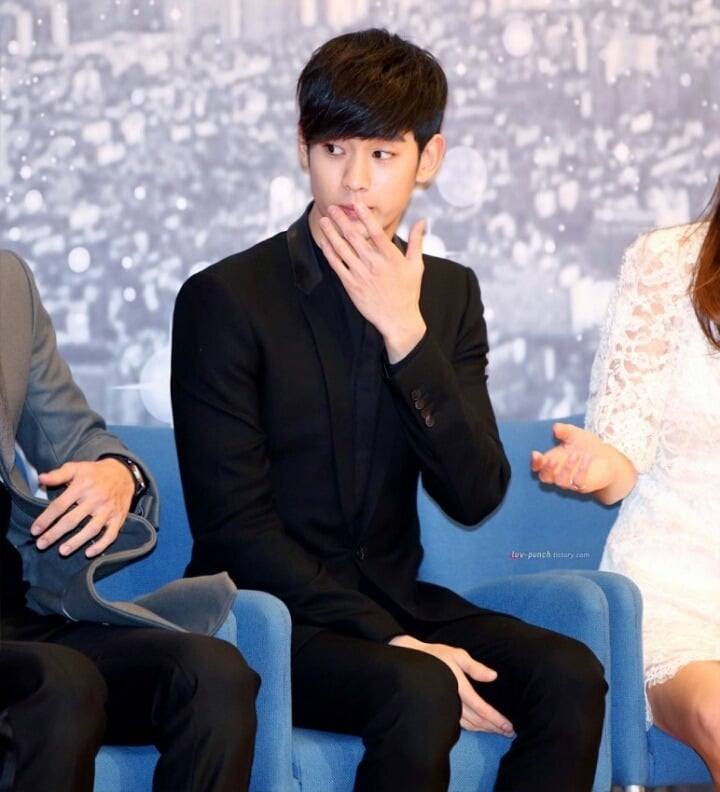 심한 김수현 얼굴 크기 ㄷㄷㄷㄷㄷㄷㄷㄷㄷㄷㄷㄷ | 인스티즈