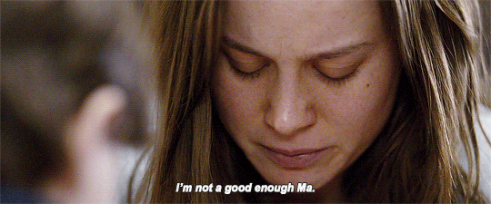 감금이란 소재를 다른 방식으로 풀어낸 영화 '룸' | 인스티즈