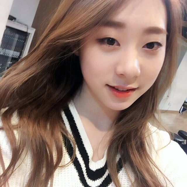 은근히 색기있는 여아이돌 두명 (아이유 아님) | 인스티즈