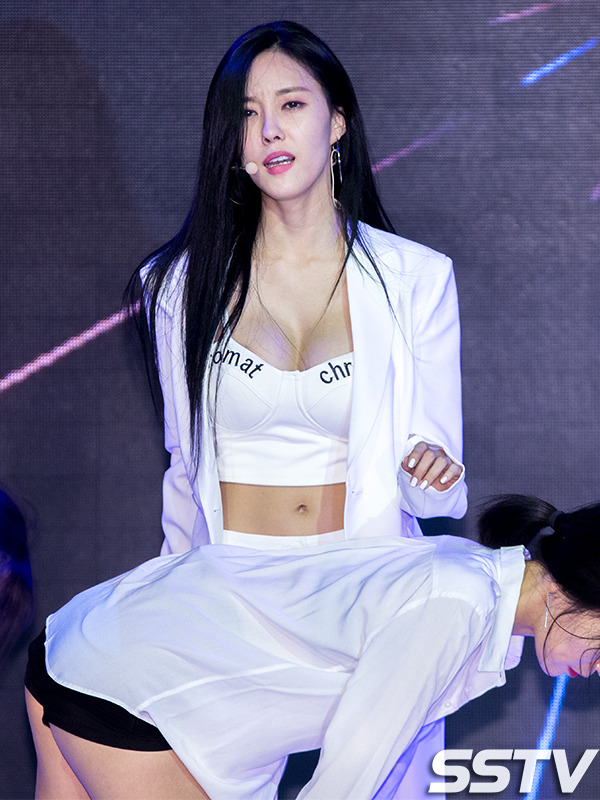 티아라 효민 슴부심.gif | 인스티즈