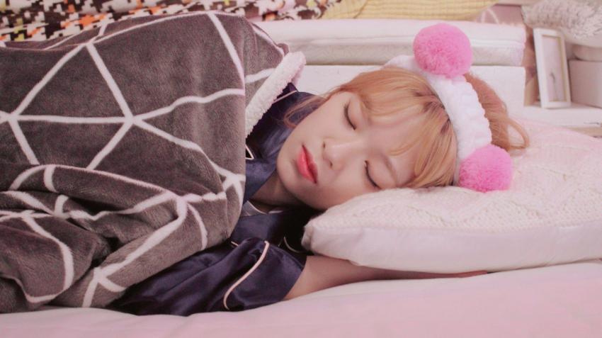 브이 쿠키 홈에 올라온 트와이스 자는 사진 | 인스티즈