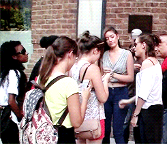 파파라치와 팬들을 대하는 온도차가 저세상 갭인 걸로 유명한 크리스틴 스튜어트 | 인스티즈