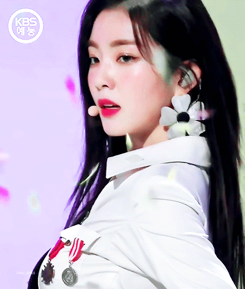 클로즈업되는 아이린.gif | 인스티즈