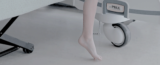 감금이란 소재를 다른 방식으로 풀어낸 영화 '룸' | 인스티즈