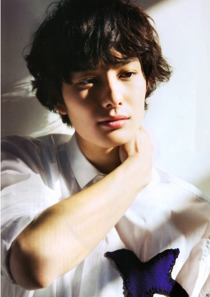 청순하고 여리여리한 분위기의 일본남자배우 2명 | 인스티즈