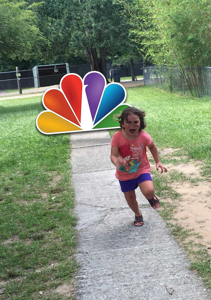 공작새가 무서워서 도망치는 아이 | 인스티즈