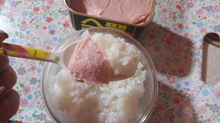 스팸 생으로 먹는 사람도 있구나 ㄷㄷ | 인스티즈