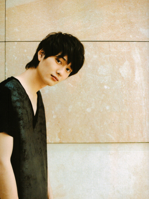 청순하고 여리여리한 분위기의 일본남자배우 2명 | 인스티즈