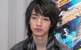 분위기 엄청 독특한 일본 99년생 남자 배우 .jpgif | 인스티즈